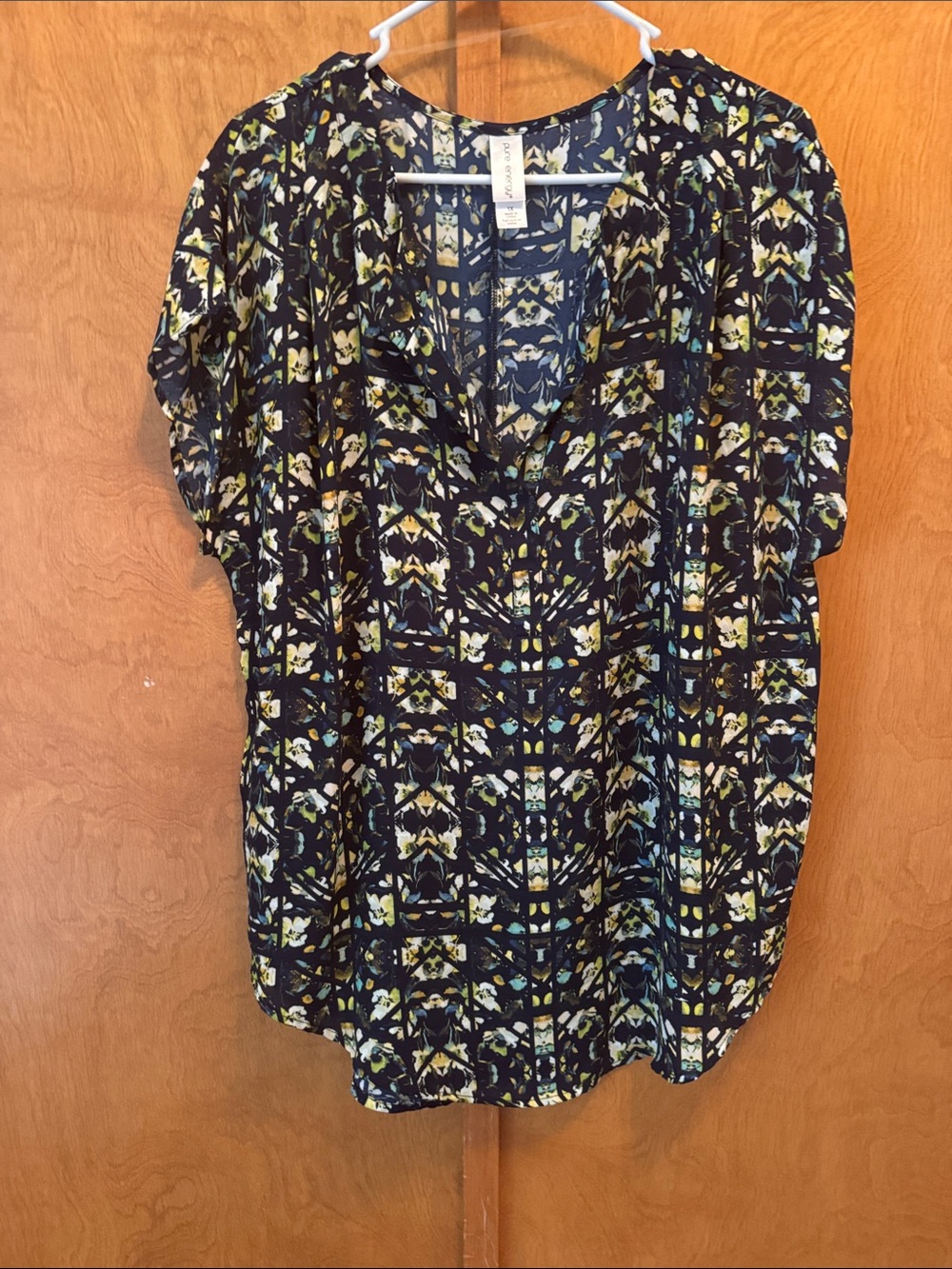 Pure Energy Black Short-Sleeve V-Neck Top with Yellow & Blue Pattern